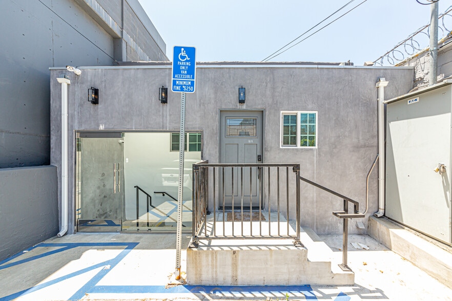 More Photos Of 330 N Western Ave, Los Angeles Storefront Retail Office For Sale