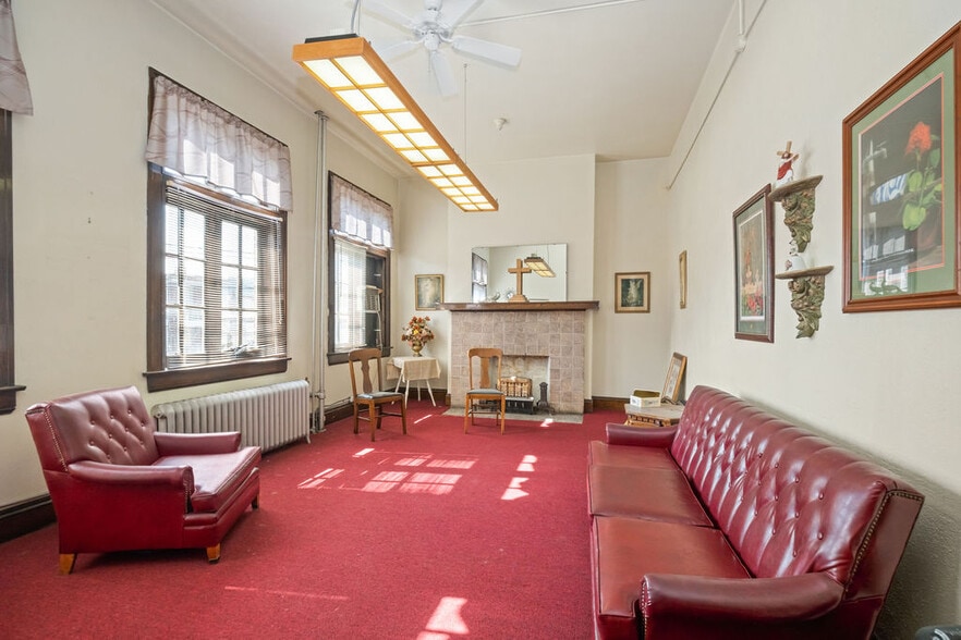 More Photos Of 501 Elizabeth St, Charleston Flex For Sale