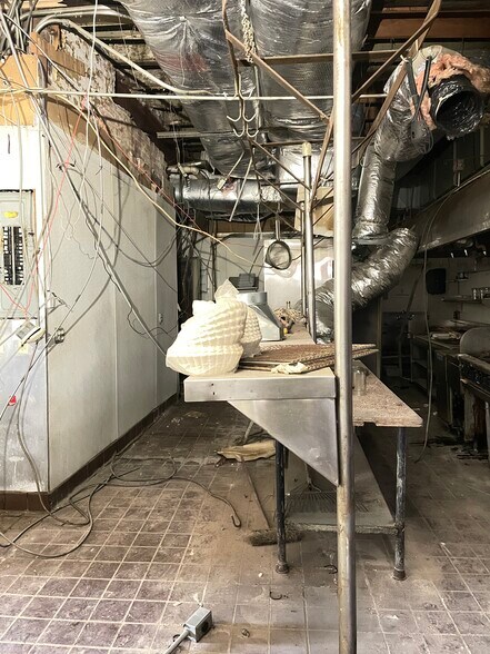 More Photos Of 8 Bank St, New London Apartments For Lease