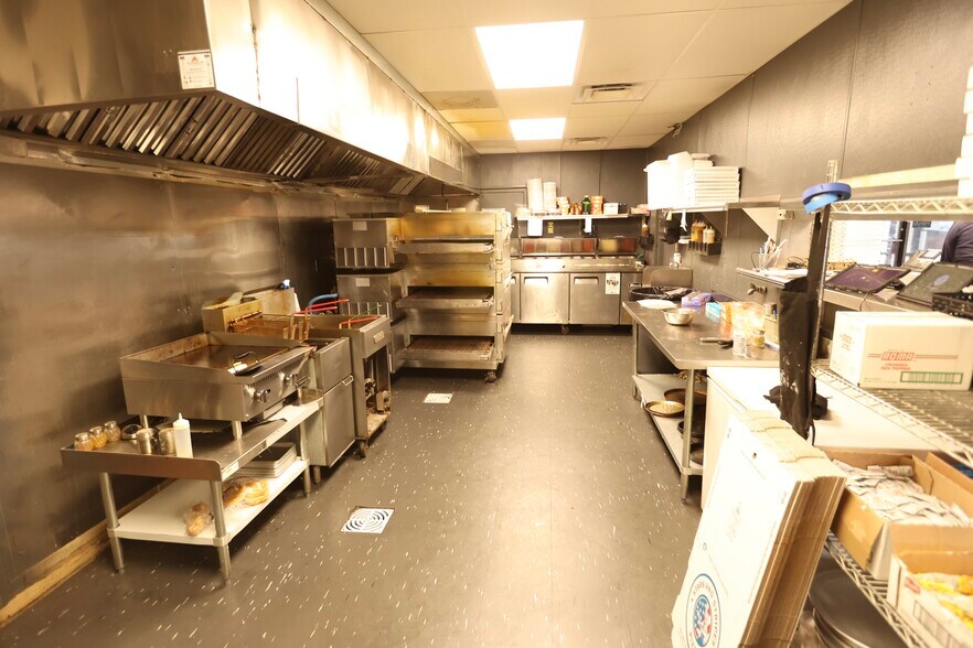 More Photos Of 2336 NW 23rd St, Oklahoma City Fast Food For Sale