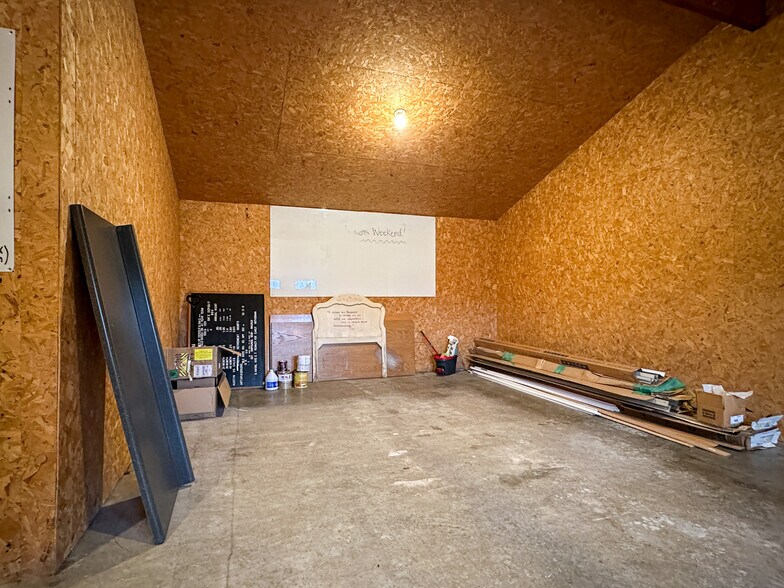More Photos Of 233 S 8th St, Medford Office For Sale