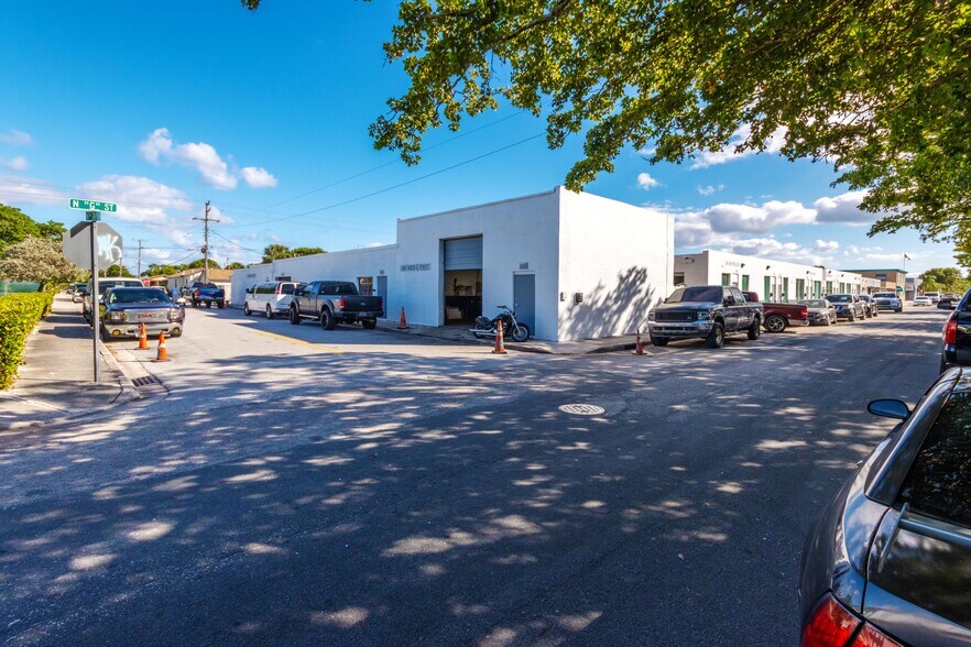 More Photos Of 518 N G St, Lake Worth Beach Warehouse For Sale