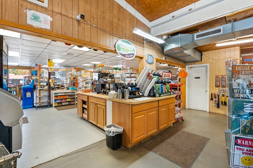 More Photos Of 409 Main St, Bingham Convenience Store For Sale