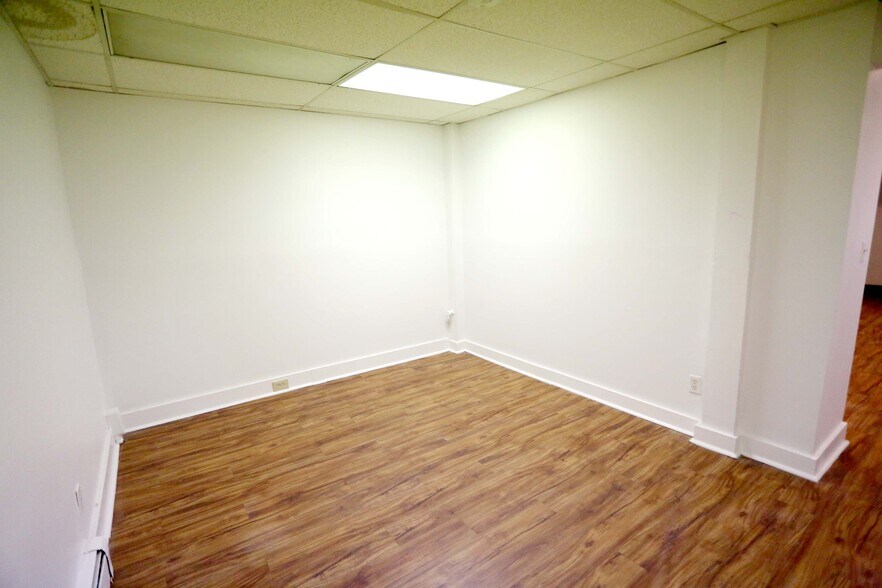 More Photos Of 380 Mclean Blvd, Paterson Freestanding For Lease