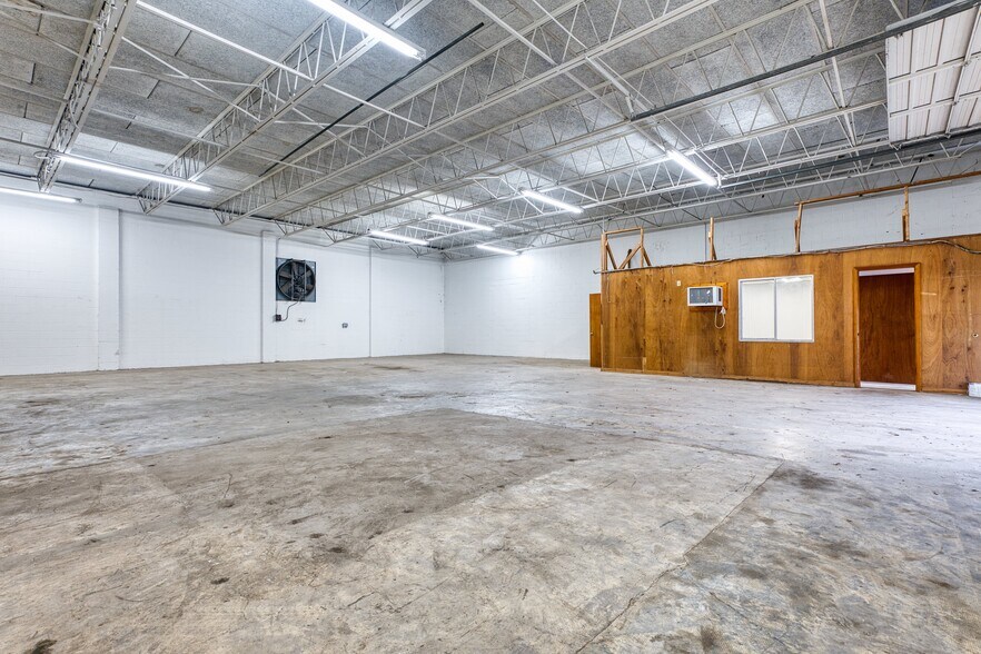 More Photos Of 4549 St Augustine Rd, Jacksonville Warehouse For Lease