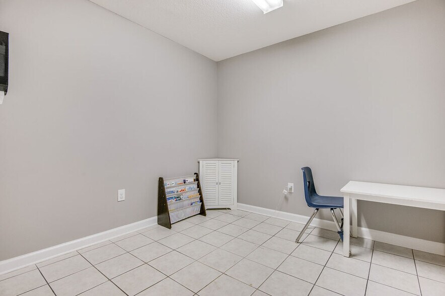 More Photos Of 217-219 Station St, Jacksonville Medical For Lease