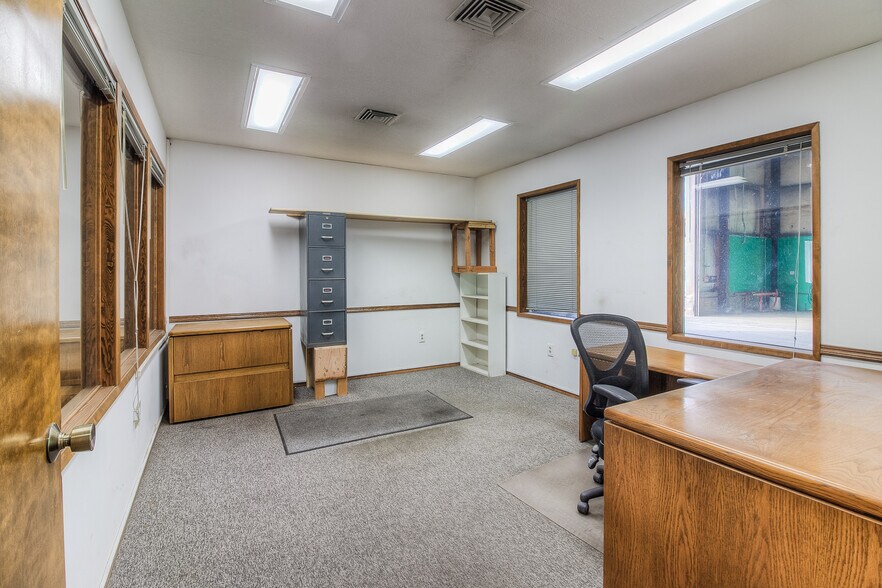 More Photos Of 31 Precision Ln, Malaga Manufacturing For Sale