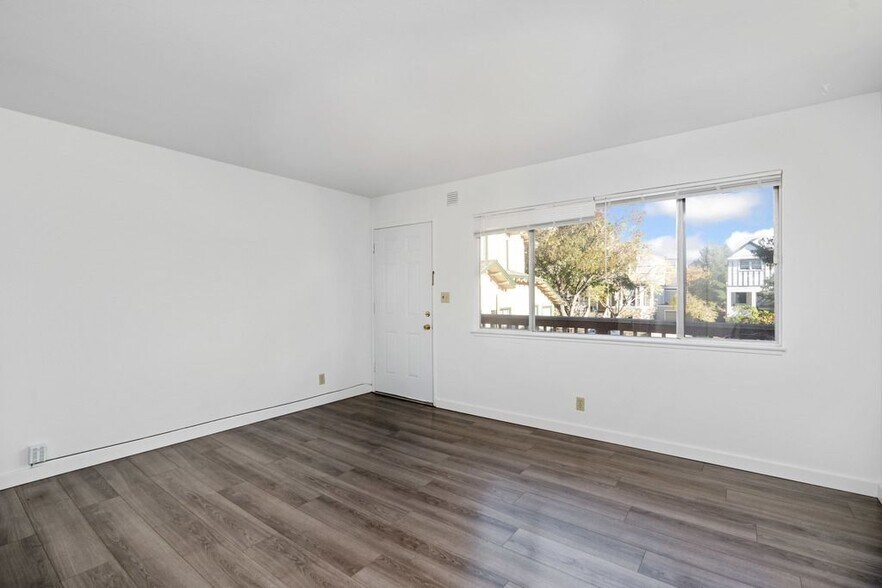 More Photos Of 1833 Clinton Ave, Alameda Apartments For Sale