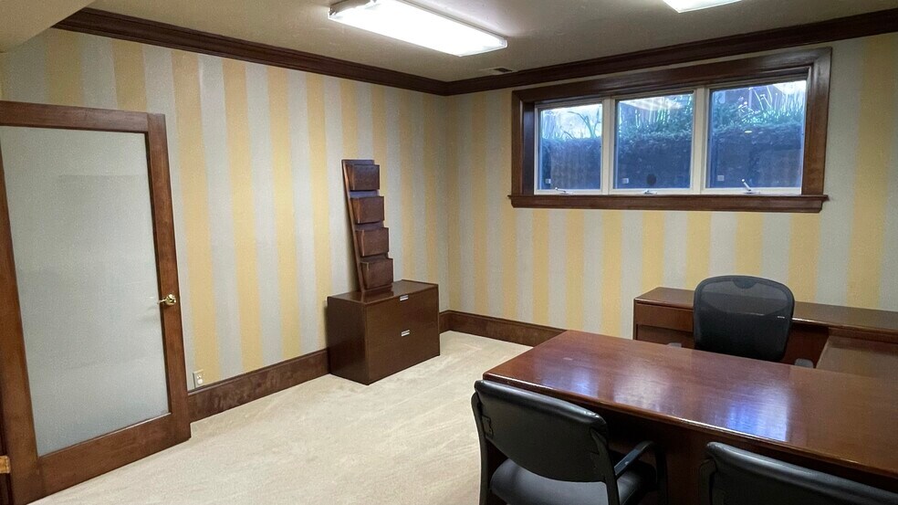 More Photos Of 215 W Alisal St, Salinas Office For Lease