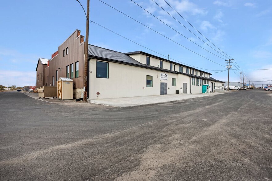 More Photos Of 702 Fairfield St W, Twin Falls Warehouse For Lease