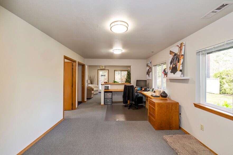 More Photos Of 104 Tremont Ave, Port Orchard Medical For Sale