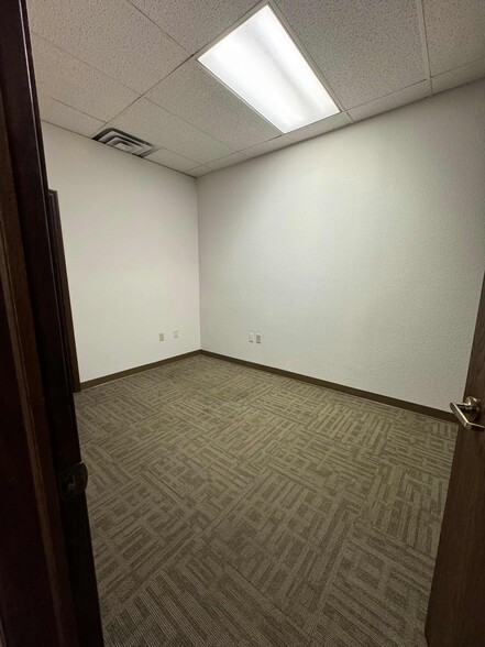 More Photos Of 115-159 Marion Blvd, Marion General Retail For Lease