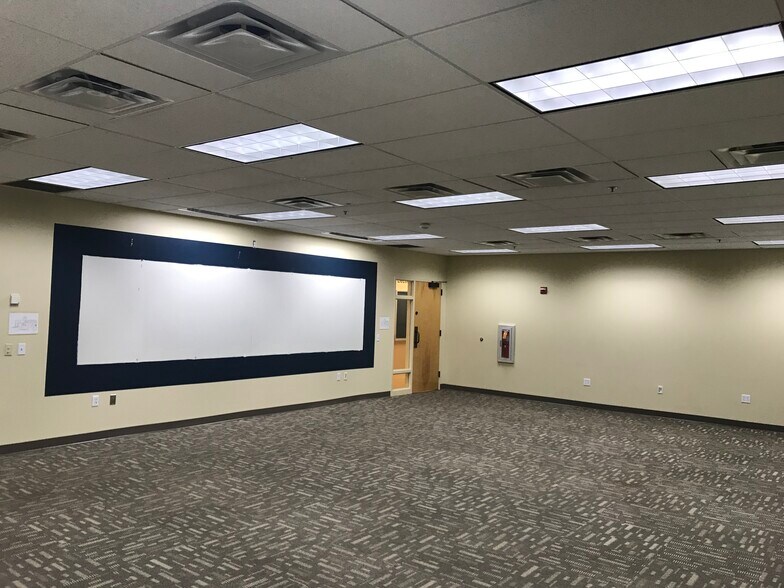 More Photos Of 1000 Meade St, Dunmore Medical For Lease