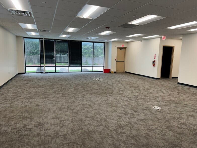 More Photos Of 211 SW Walnut St, Ankeny Office For Sale