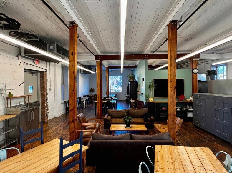 More Photos Of 111 Water St, Catskill Loft Creative Space For Lease