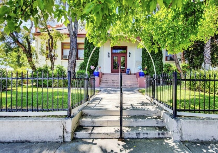 More Photos Of 618 4th St, Corning Office For Sale
