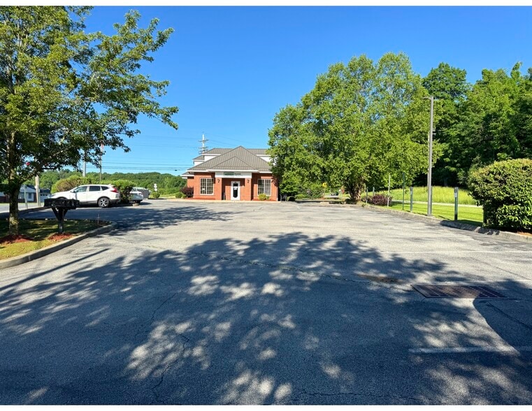 More Photos Of 819 Little Britain Rd, New Windsor Township Medical For Sale