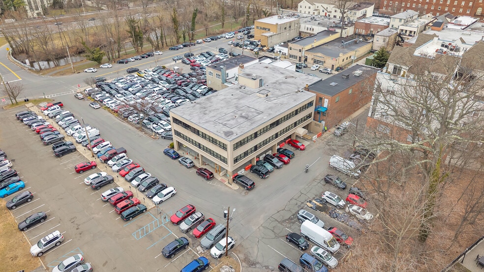 More Photos Of 1 Stone Pl, Bronxville Office For Lease