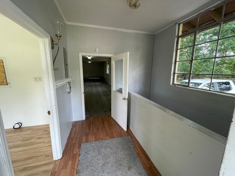 More Photos Of 354 Old Plank Rd, Seagrove Office For Lease