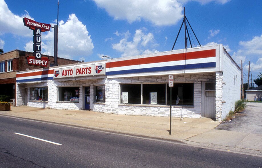 More Photos Of 9514 W Grand Ave, Franklin Park Storefront For Sale