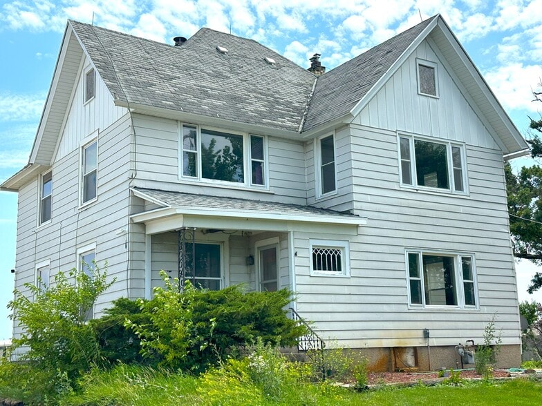 More Photos Of 1947 N Lyford Rd, Rockford Self Storage For Lease