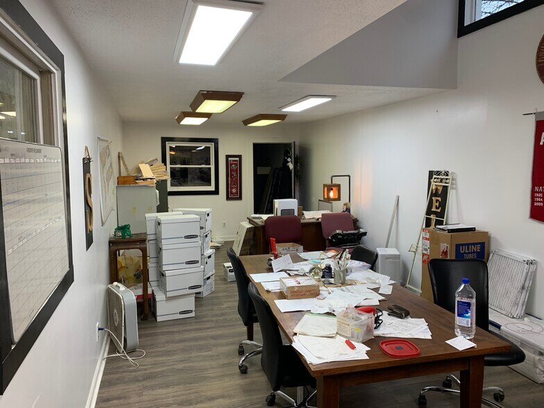 More Photos Of 4462 Oakwood Rd, Oakwood Industrial For Lease
