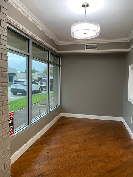 More Photos Of 38 SE Ocean Blvd, Stuart Storefront Retail Office For Lease