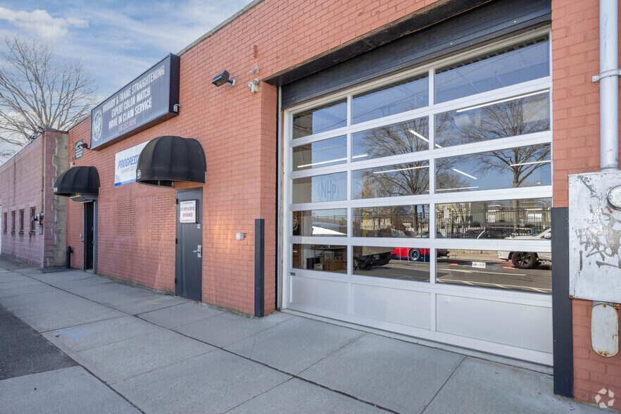 Primary Photo Of 910 3rd Ave, New Hyde Park Warehouse For Sale