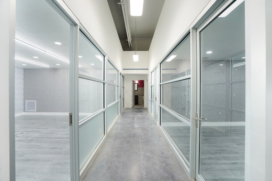 More Photos Of 10200 NW 25th St, Doral Light Distribution For Sale