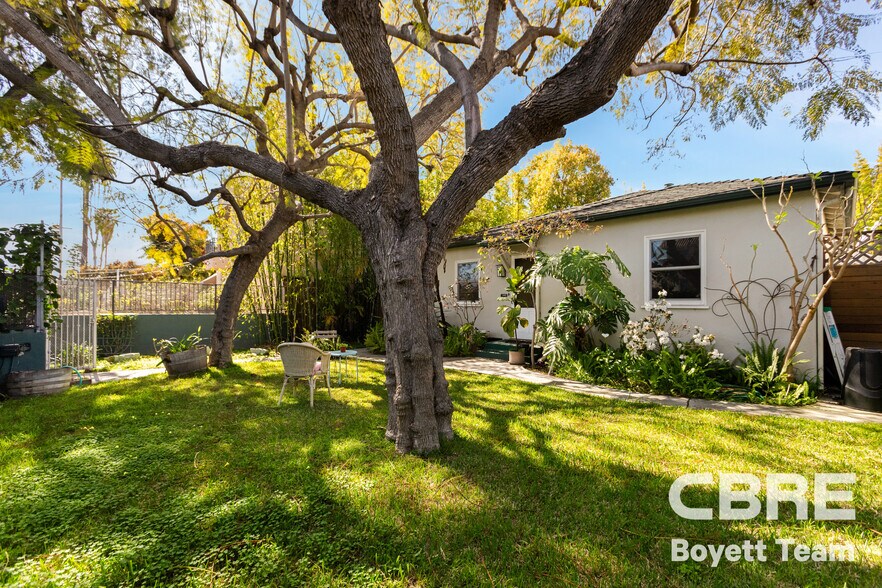 More Photos Of 1453 Centinela Ave, Santa Monica Apartments For Sale