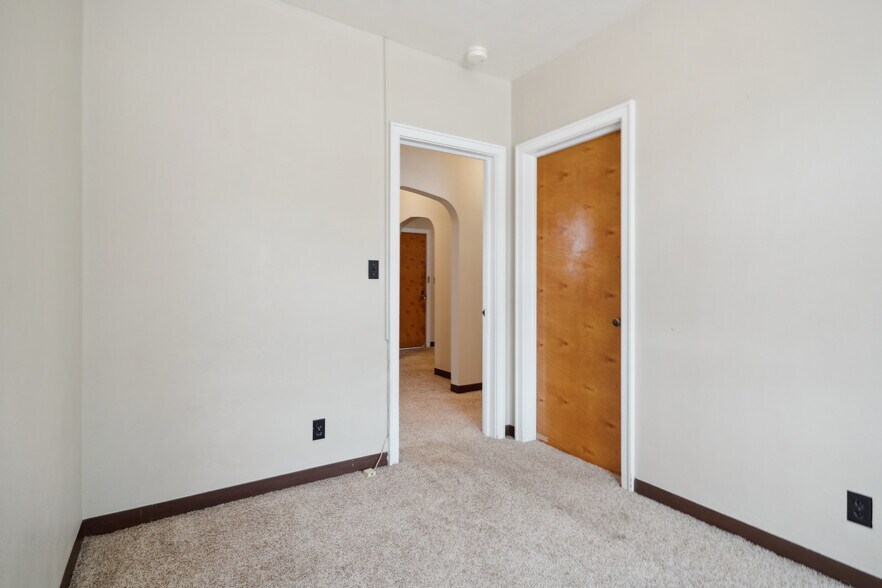 More Photos Of 107 E Madison St, Mount Pleasant Healthcare For Sale