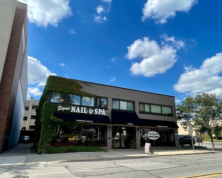 More Photos Of 25 S Washington St, Naperville Storefront For Lease