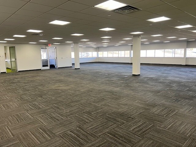 More Photos Of 2985 S Ridge Rd, Green Bay Medical For Lease