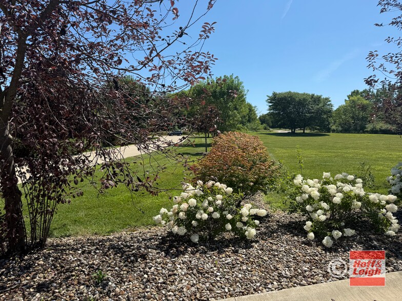 More Photos Of 1680 Industrial Pky, Brunswick Office For Sale