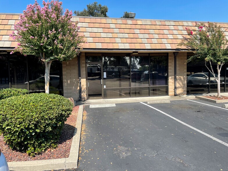 More Photos Of 4441 Auburn Blvd, Sacramento Office For Sale