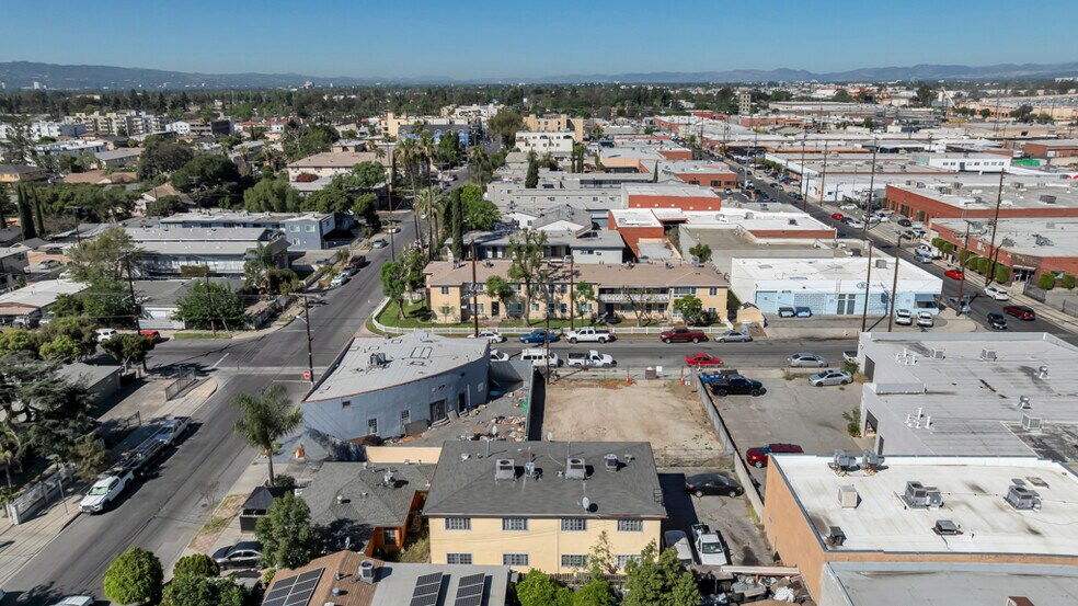 More Photos Of 11853 Hart St, North Hollywood Multifamily For Sale