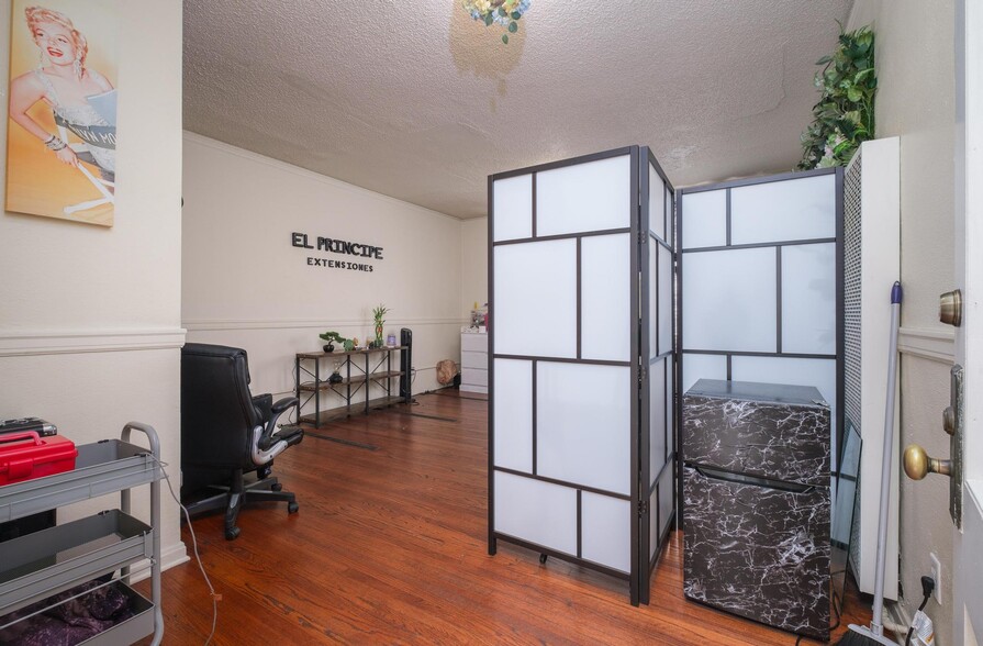 More Photos Of 810 N Avalon Blvd, Wilmington Storefront For Sale