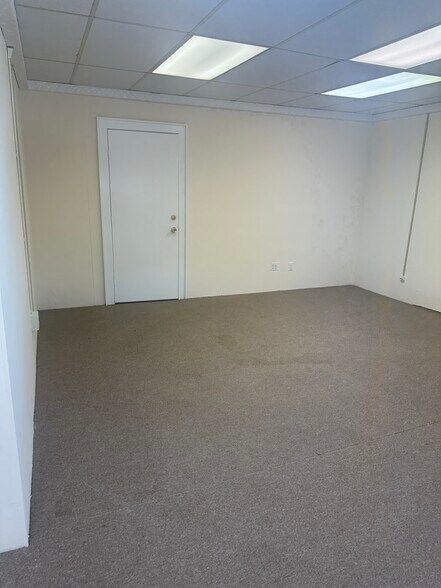More Photos Of 22-26 W Main St, Patchogue Storefront Retail Office For Lease