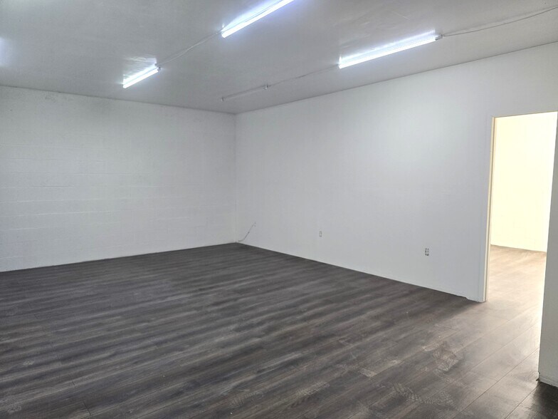 More Photos Of 224 E 2nd St, Calexico Storefront For Lease