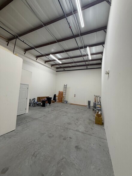 More Photos Of 1090 Innovation Ave, North Port Flex For Sale