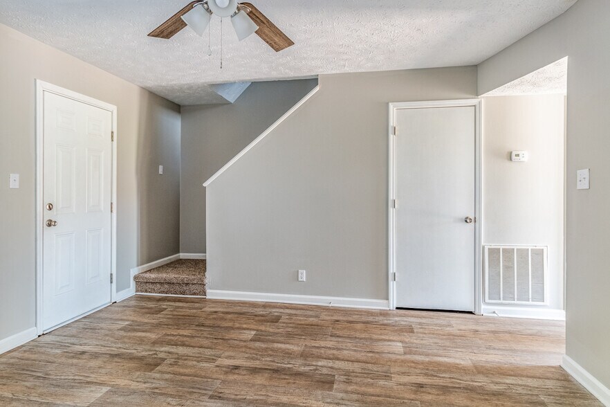 More Photos Of 291 Dunbar Cave Rd, Clarksville Multifamily For Sale