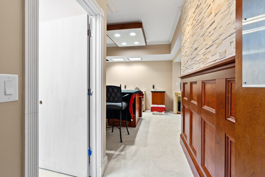 More Photos Of 974 S Nova Rd, Ormond Beach Industrial For Sale