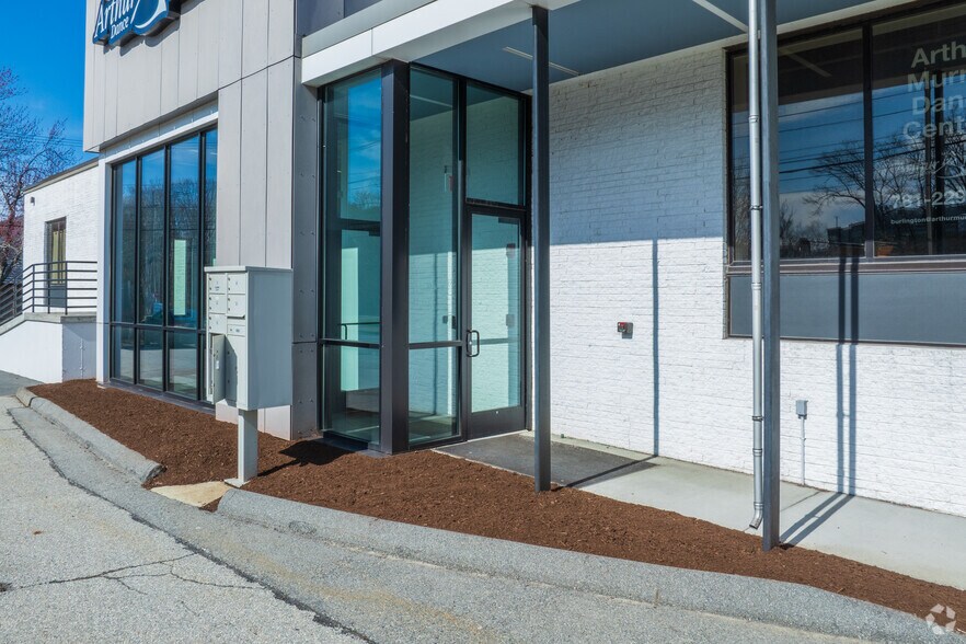 More Photos Of 209 Middlesex Tpke, Burlington Flex For Lease