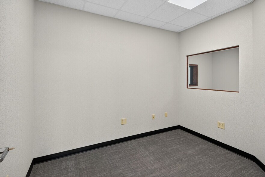 More Photos Of 16680 W Basin St, Odessa Warehouse For Sale