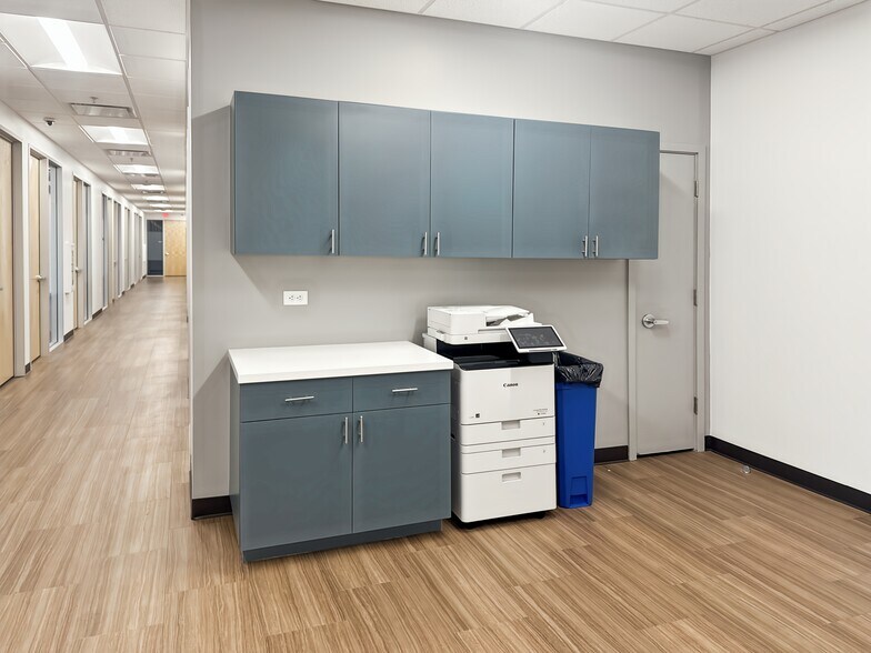 More Photos Of 10451 W Palmeras Dr, Sun City Coworking Space