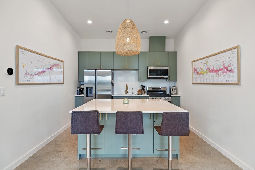 More Photos Of 444 Klein Rd, Stonewall Flex For Sale