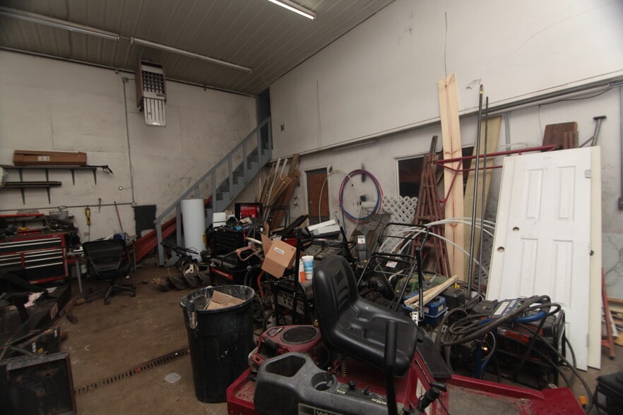 More Photos Of 4706 12th St, Rock Island Auto Dealership For Sale