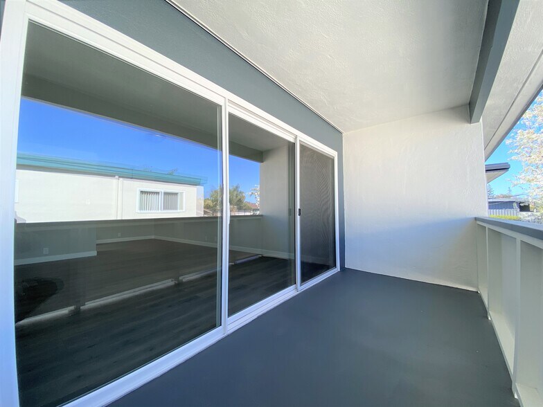 More Photos Of 631 Masonic Way, Belmont Apartments For Sale