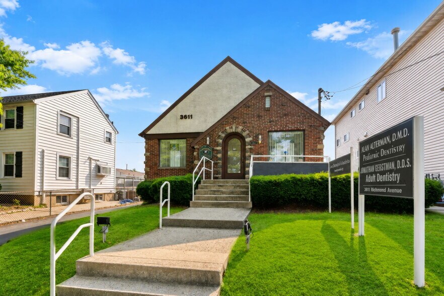 More Photos Of 3611 Richmond Ave, Staten Island Medical For Lease