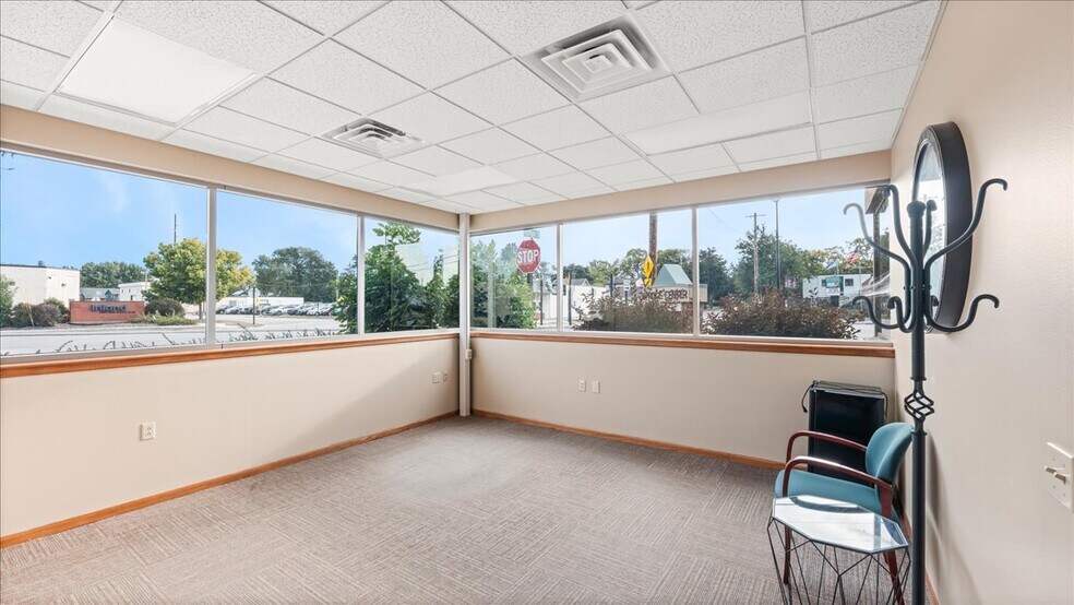 More Photos Of 1212 Horton St, La Crosse Office For Lease